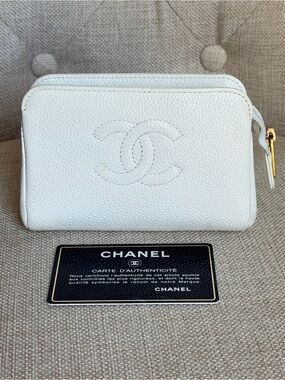 CHANEL White Caviar Leather CC Cosmetic Pouch Makeup Case Gold Hardware + Card